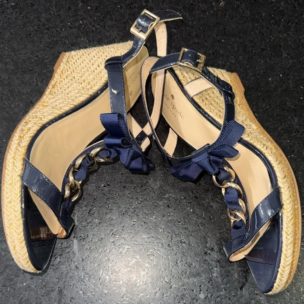 UEC KATE SPADE PATENT NAVY BLUE 3.5” WEDGE ESPADRILLE GOLD HARDWARE SZ 9 PERFECT